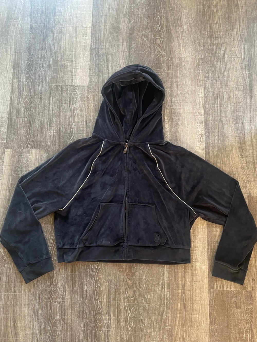 Vtg Victoria’s Secret Velvet Hoodie. Full zip. Size Medium. Black
